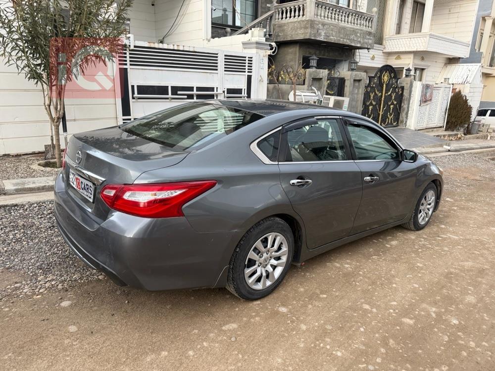 نيسان ألتيما